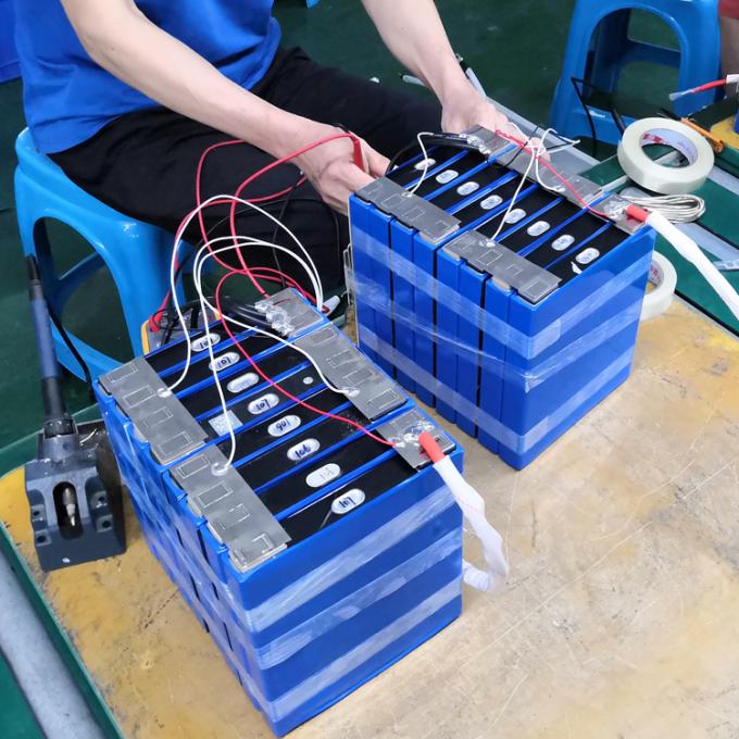 深い周期のアルミニウムLiFePO4リチウム電池LFP LiFePO4 100ahプリズム電池細胞 3